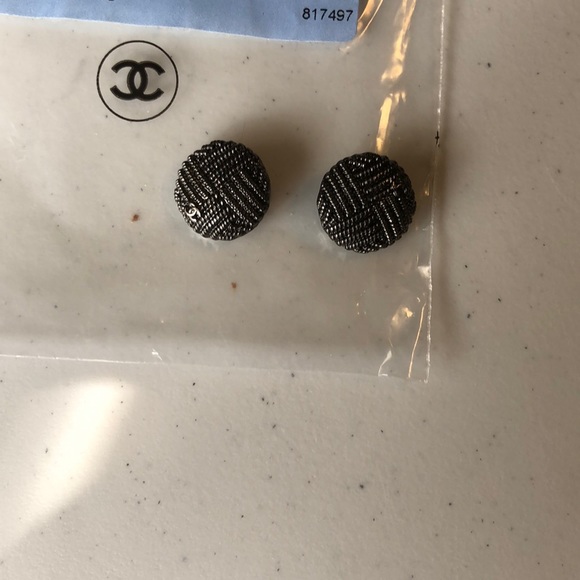 Chanel Buttons - Picture 2 of 7